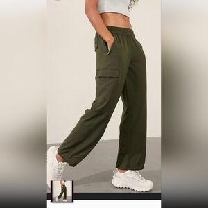 Athleta Aspen Olive Green Cargo Track Pants Boundless Low Rise Large L NWT